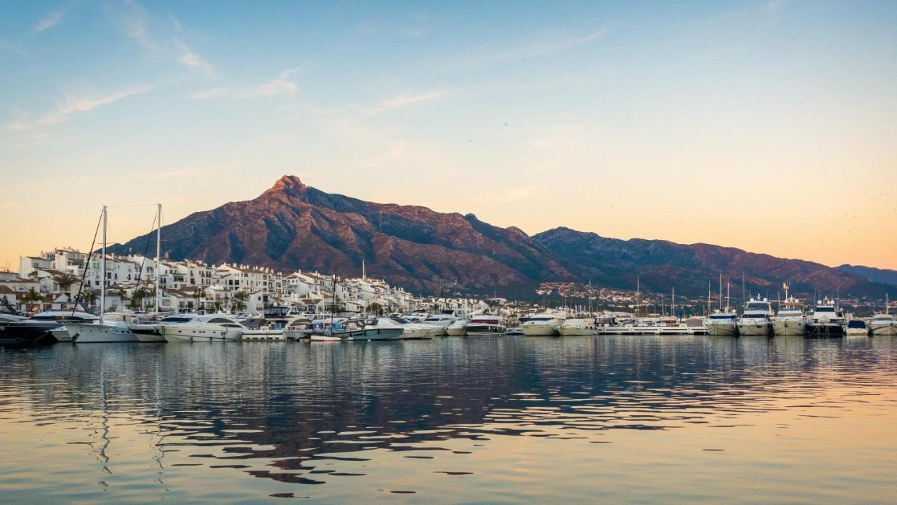 Exclusive Puerto Banus Beach Apartment Free Parking Wifi & Swimming Pool Marbella Exteriör bild